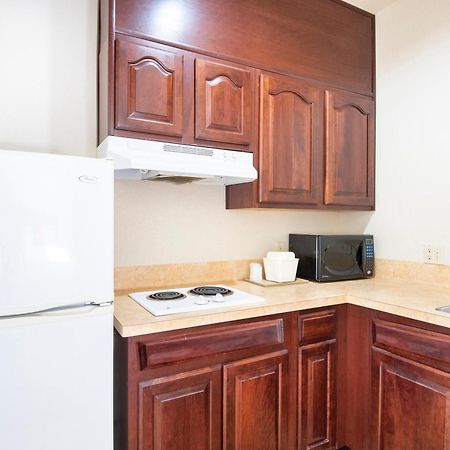 Oyo Townhouse Clute Lake Jackson מראה חיצוני תמונה
