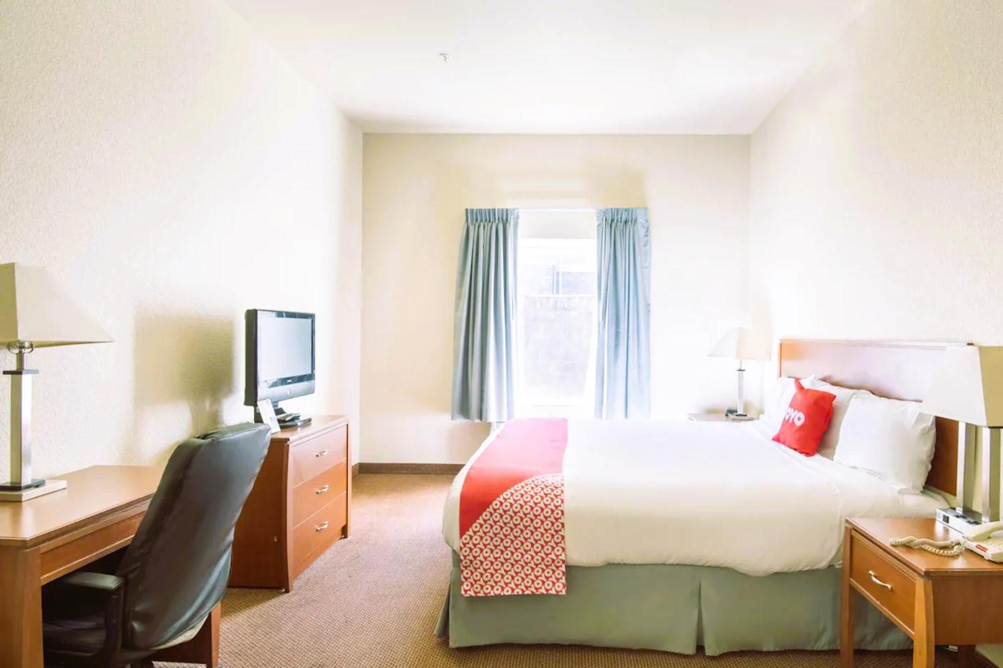Oyo Townhouse Clute Lake Jackson מראה חיצוני תמונה